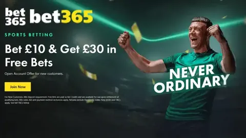 拜仁慕尼黑以5-0横扫法兰克福，阿方索伤退赛场