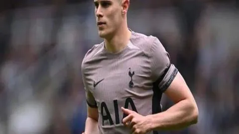 “亚乒赛小组赛第二轮：王曼昱VS黄怡桦精彩瞬间盘点”